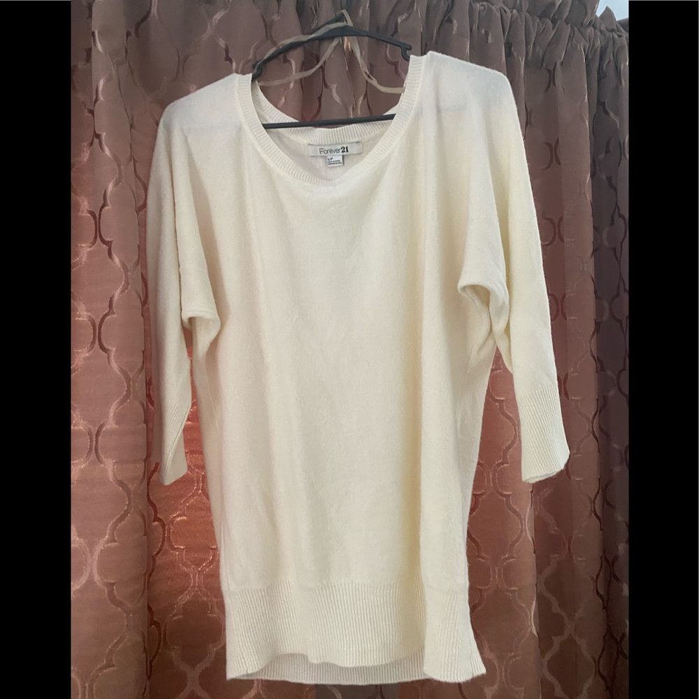 Forever 21 sweater size small